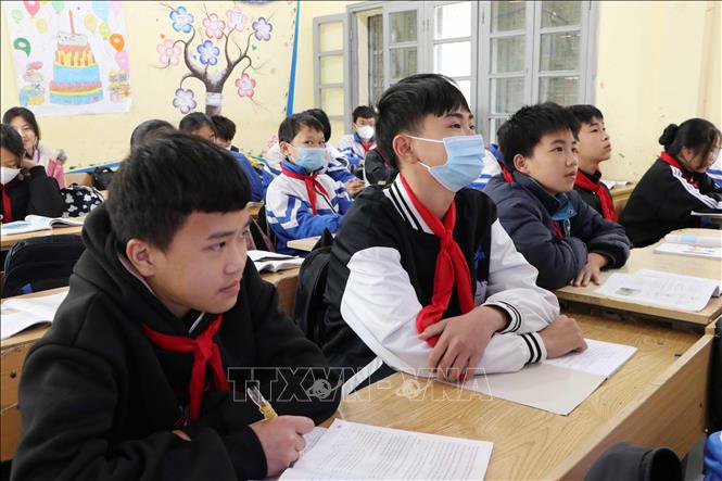 Các em học sinh trong vụ việc thầy giáo tát học sinh tại lớp lớp 8C, Trường THCS xã Mường Cang, huyện Than Uyên, tỉnh Lai Châu được đăng tải trên facebook ngày 9/12 tâm lý ổn định, đi học bình thường. Ảnh: Nguyễn Oanh-TTXVN.