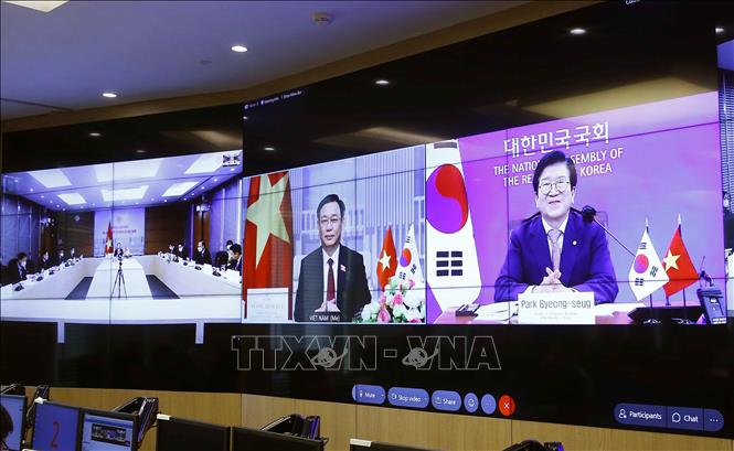 Trong ảnh: Sáng 23/6/2021, tại Nhà Quốc hội, Chủ tịch Quốc hội Vương Đình Huệ hội đàm trực tuyến với Chủ tịch Quốc hội Hàn Quốc Park Byeong Seug. Ảnh: Doãn Tấn – TTXVN