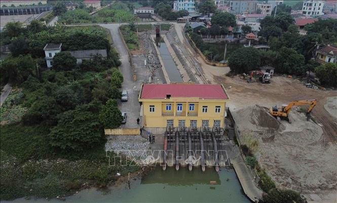 Trong ảnh: Hệ thống trạm bơm tưới kênh Vàng 3 – Lương Tài (huyện lương tài) có công suất 2.400 m3/h, phục vụ tưới tiêu cho 1.300ha lúa 2 vụ của huyện Lương Tài. Ảnh: Vũ Sinh – TTXVN