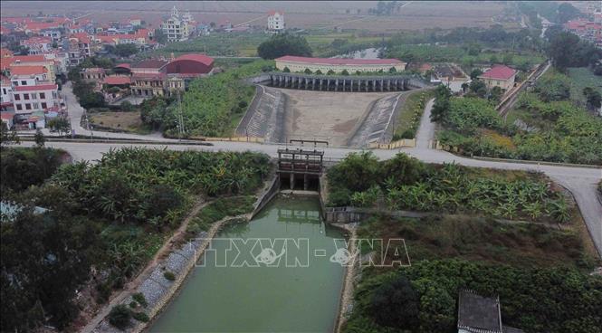 Trong ảnh: Hệ thống trạm bơm tưới kênh Vàng 3 – Lương Tài (huyện lương tài) có công suất 2.400 m3/h, phục vụ tưới tiêu cho 1.300ha lúa 2 vụ của huyện Lương Tài. Ảnh: Vũ Sinh – TTXVN
