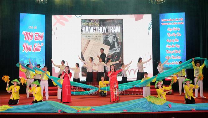 Trong ảnh: Phần thi Giới thiệu tuyên truyền sách của đơn vị Thư viện huyện Bình Lục, Hà Nam. Ảnh: Đại Nghĩa - TTXVN