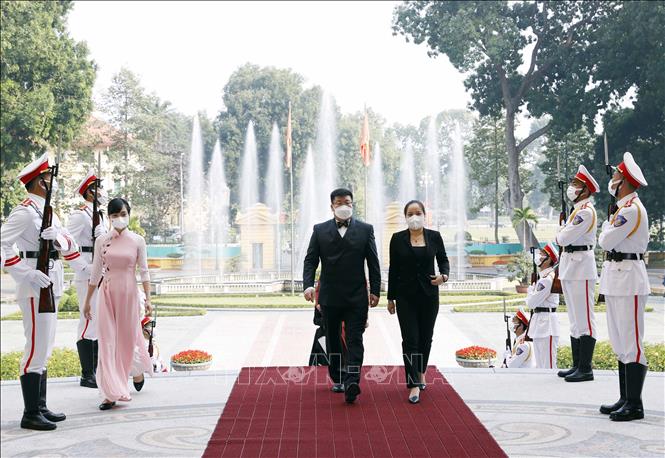 Photo: Mongolian Ambassador to Vietnam Jigjee Sereejav at the Presidential Palace to present his letter of credentials. VNA Photo: Thống Nhất 