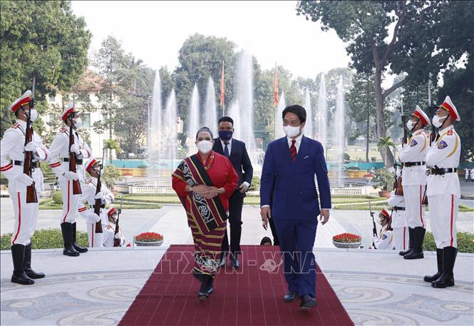 Photo: Timor Leste Ambassador to Vietnam Olandina Isabel Caeiro Alves at the Presidential Palace to present her letter of credentials. VNA Photo: Thống Nhất