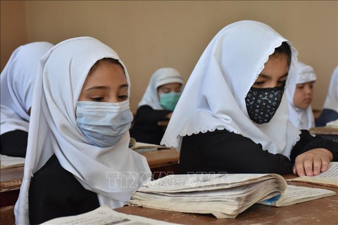 Ngày 21/9/2021, Taliban thông báo trẻ em gái tại Afghanistan sẽ được phép quay trở lại trường học 