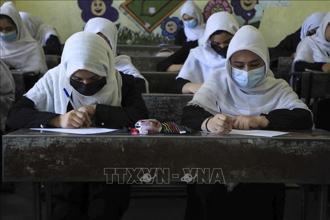 Ngày 21/9/2021, Taliban thông báo trẻ em gái tại Afghanistan sẽ được phép quay trở lại trường học 