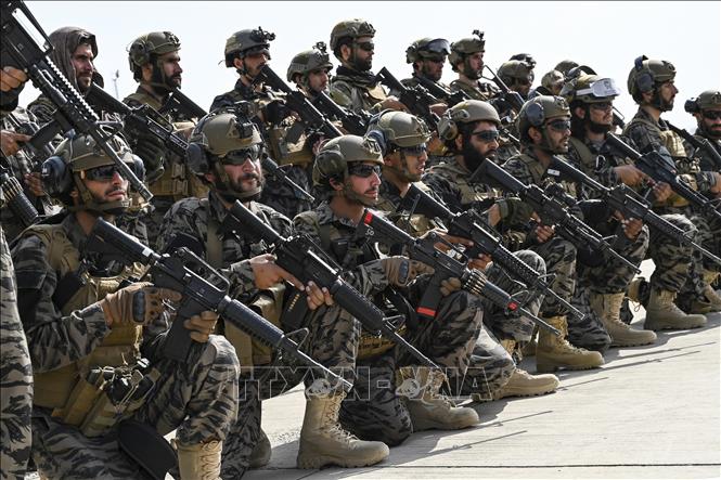 Ngày 31/8/2021, người phát ngôn của Taliban Zabihullah Mujahid thông báo Taliban đã triển khai các lực lượng đặc nhiệm Badri tới sân bay quốc tế Hamid Karzai ở thủ đô Kabul của Afghanistan, chỉ vài giờ sau khi những binh sĩ Mỹ cuối cùng rút quân khỏi sân bay này. Phát biểu với báo giới tại đây, người phát ngôn Mujahid nhấn mạnh Taliban sẵn sàng đảm bảo an ninh cho sân bay và 