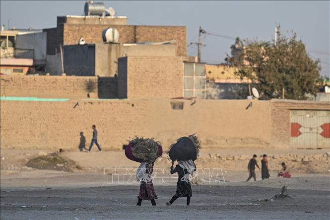 Trong ảnh: Phụ nữ tại Kabul, Afghanistan, ngày 8/11/2021. Ảnh: AFP/TTXVN
