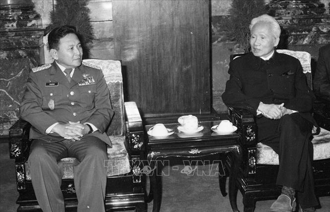 Trong ảnh: Chủ tịch Hội đồng Bộ trưởng Phạm Văn Đồng tiếp Đại tướng, Tổng tham mưu trưởng lục quân Indonesia Rudini thăm Việt Nam (27/3/1986). Ảnh: Xuân Lâm - TTXVN