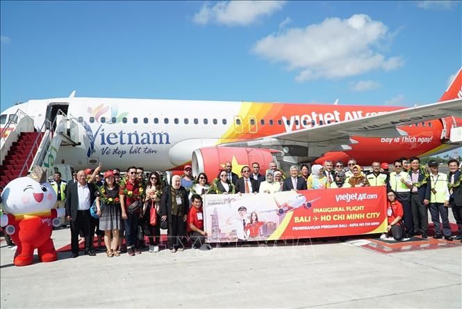 Trong ảnh: Lễ khai trương đường bay Tp Hồ Chí Minh – Bali, kết nối thành phố lớn nhất Việt Nam và điểm đến du lịch nổi tiếng của Indonesi (29/5/2019). Ảnh: TTXVN phát