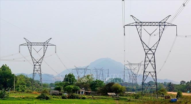 Đường dây 500kV đi qua địa bàn tỉnh Quảng Nam. Ảnh: Ngọc Hà - TTXVN
