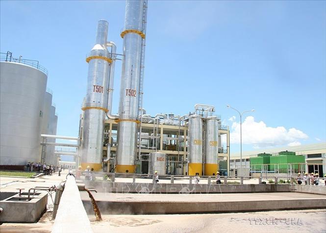 Nhà máy Ethanol Đại Tân sản xuất xăng sinh học E5 công suất 100.000 tấn/năm ở huyện Đại Lộc, tỉnh Quảng Nam. Ảnh: Văn Sơn-TTXVN