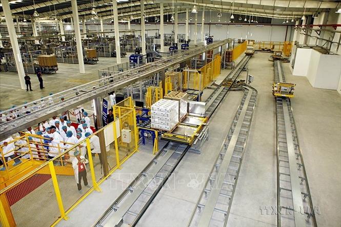 Nhà máy sữa Việt Nam thứ hai của Công ty cổ phần sữa Việt Nam (Vinamilk) đi vào hoạt động từ tháng 9/2013 tại Khu công nghiệp Mỹ Phước 2, tỉnh Bình Dương với công suất hơn 400 triệu lít/năm giai đoạn I và sẽ tăng lên 800 triệu lít/năm giai đoạn II. Ảnh: Thế Anh-TTXVN