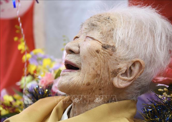 Trong ảnh (tư liệu): Cụ bà Kane Tanaka tại lễ mừng sinh nhật lần thứ 117 ở Fukuoka, Nhật Bản, ngày 5/1/2020. Ảnh: Kyodo/ TTXVN 