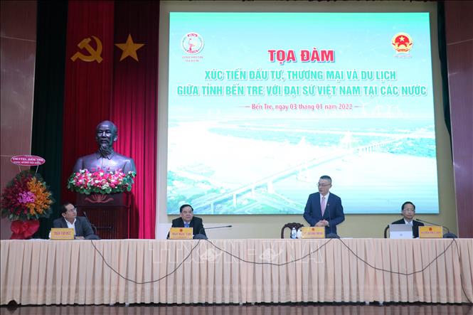 Trong ảnh: Thứ trưởng Bộ Ngoại giao Vũ Quang Minh phát biểu tại tọa đàm. ẢNh: Huỳnh Phúc Hậu - TTXVN