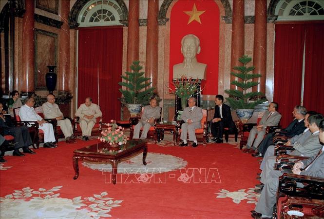 Ngày 6/9/1994, tại Hà Nội, Chủ tịch nước Lê Đức Anh tiếp Thủ tướng Ấn Độ P.V. Narasimha Rao thăm hữu nghị chính thức Việt Nam. Ảnh: Minh Đạo – TTXVN