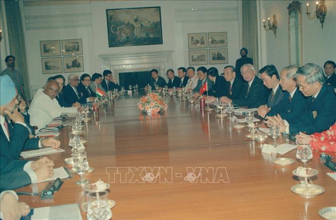 Thủ tướng Ấn Độ  H.D. Deve Gowda hội đàm với Thủ tướng Võ Văn Kiệt thăm hữu nghị chính thức Ấn Độ từ 7-9/3/1997. Ảnh: Minh Đạo – TTXVN