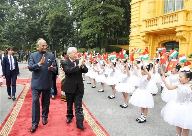 Tổng Bí thư, Chủ tịch nước Nguyễn Phú Trọng chủ trì Lễ đón Tổng thống Ấn Độ Ram Nath Kovind thăm cấp Nhà nước Việt Nam, sáng 20/11/2018, tại Hà Nội. Ảnh: Trí Dũng – TTXVN
