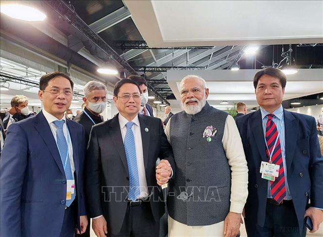 Thủ tướng Phạm Minh Chính gặp Thủ tướng Ấn Độ Narendra Modi tại Hội nghị thượng đỉnh về biến đổi khí hậu của Liên hợp quốc năm 2021 (COP26), chiều 2/11/2021, tại Glasgow, Scotland (Vương quốc Anh). Ảnh: Dương Giang-TTXVN
