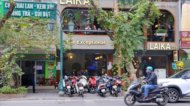Một quán cà phê trên phố Phan Chu Trinh (phường Phan Chu Trinh) phục vụ tại chỗ trở lại. Ảnh: Tuấn Đức - TTXVN