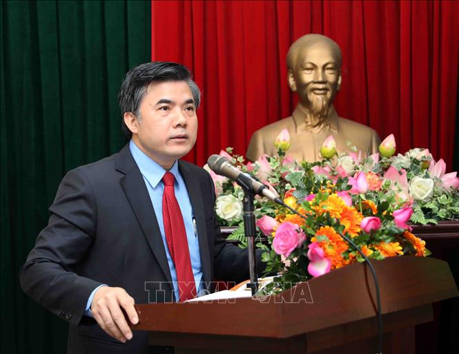 Ông Bùi Văn Linh, Giám đốc Trung tâm Hỗ trợ Đào tạo và Cung ứng nhân lực phát biểu tại lễ ký. Ảnh: Thanh Tùng – TTXVN