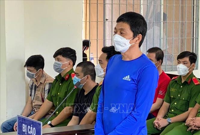 Bị cáo Trần Công Xuân (Chín Xuân) được xác định có vai trò xúi giục các bị cáo khác thực hiện hành vi phạm tội. Ảnh: TTXVN phát