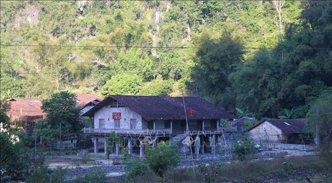 Trong ảnh: Một ngôi nhà sàn đá ở Khuổi Ky, xã Đàm Thủy, huyện Trùng Khánh, tỉnh Cao Bằng. Ảnh: Chu Hiệu - TTXVN