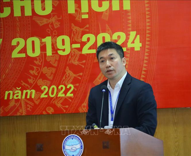 Phó Chủ tịch kiêm Tổng Thư ký Liên hiệp các tổ chức hữu nghị Việt Nam Phan Anh Sơn báo cáo tại hội nghị. Ảnh: Văn Điệp - TTXVN