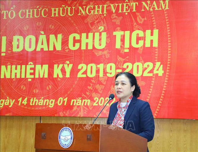 Chủ tịch Liên hiệp các tổ chức Hữu nghị Việt Nam Nguyễn Phương Nga phát biểu tại hội nghị. Ảnh: Văn Điệp - TTXVN