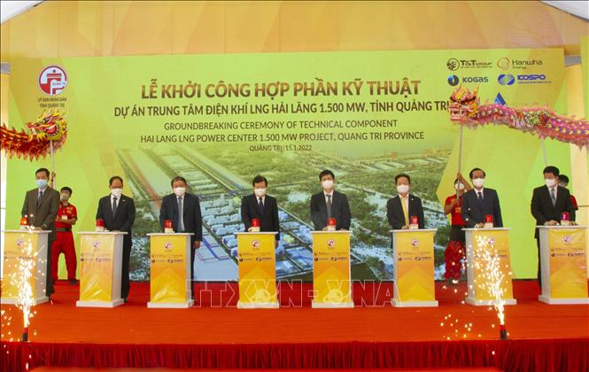 Trong ảnh: Các đại biểu thực hiện nghi thức khởi công dự án. Ảnh: Nguyên Lý-TTXVN