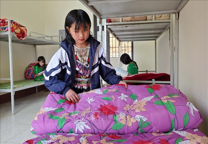 Phòng ở bán trú có vệ sinh khép kín cho các em học sinh Trường Phổ thông Dân tộc bán trú Trung học Cơ sở xã Chiềng Công, huyện Mường La, tỉnh Sơn La. Ảnh: TTXVN phát.
