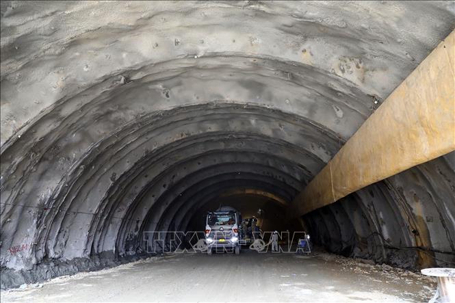 Tại hầm phía Nam (Nghệ An) do Tập đoàn Sơn Hải thi công nhánh phải đào đc 93 m, nhánh trái 20m. Ảnh: Huy Hùng - TTXVN