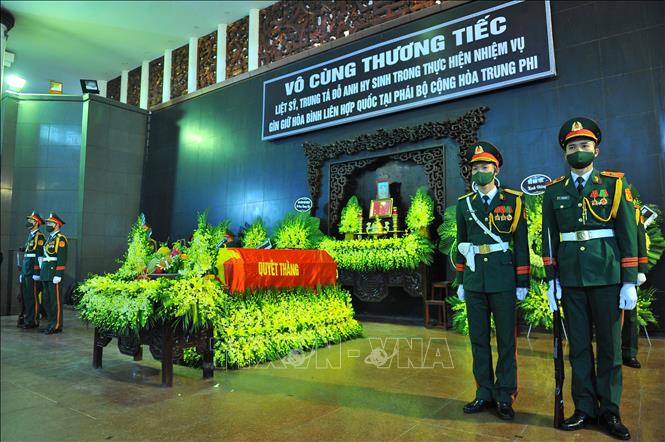 Trong ảnh: Lễ tang Trung tá Đỗ Anh được tổ chức trọng thể tại Nhà tang lễ Quốc gia (số 5 Trần Thánh Tông, Hà Nội). Ảnh: Minh Đức – TTXVN