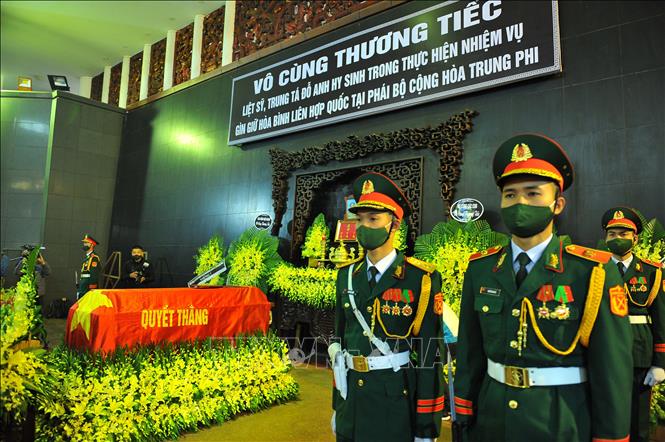 Trong ảnh: Lễ tang Trung tá Đỗ Anh được tổ chức trọng thể tại Nhà tang lễ Quốc gia (số 5 Trần Thánh Tông, Hà Nội). Ảnh: Minh Đức – TTXVN