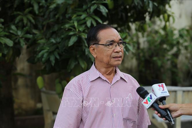 Ông Trần Văn Năm, Chủ tịch Hội Khmer-Việt Nam chi nhánh tỉnh Preah Sihanouk trả lời phỏng vấn phóng viên TTXVN. Ảnh: Vũ Hùng - Pv TTXVN tại Campuchia
