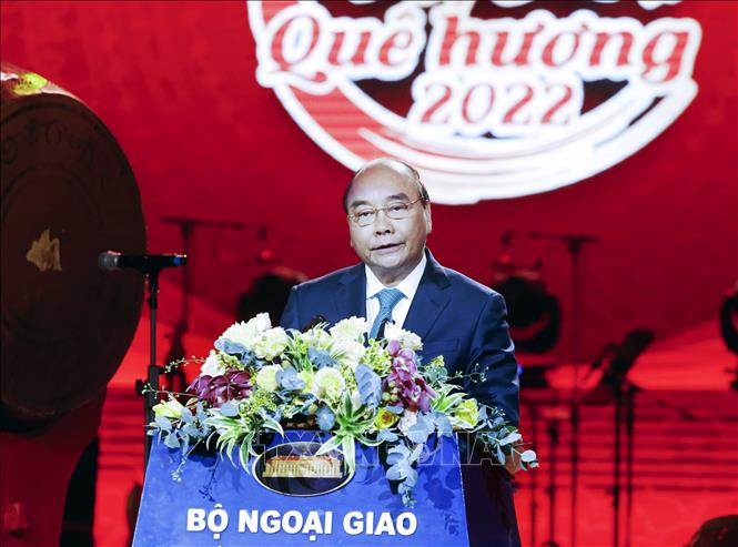 Chủ tịch nước Nguyễn Xuân Phúc phát biểu tại Chương trình Xuân Quê hương năm 2022. Ảnh: Thống Nhất – TTXVN
