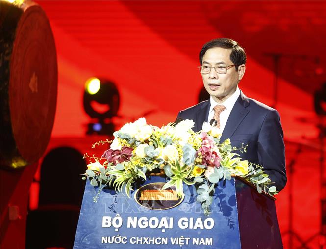 Bộ trưởng Ngoại giao Bùi Thanh Sơn phát biểu tại Chương trình Xuân Quê hương năm 2022. Ảnh: Thống Nhất – TTXVN
