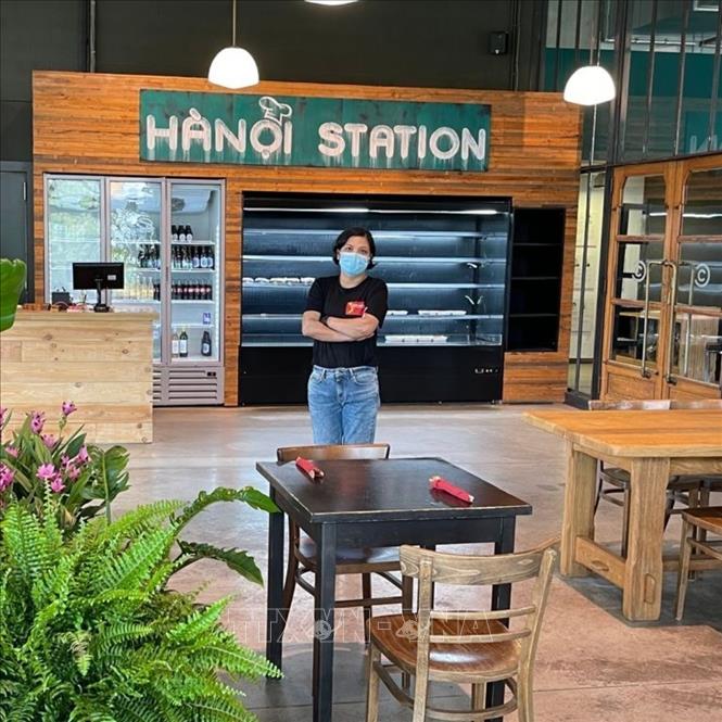 Chị Đào Hồng Hải, chủ nhà hàng Hanoi Station ở Brussels, Bỉ. Ảnh: Hương Giang - PV TTXVN tại Bỉ