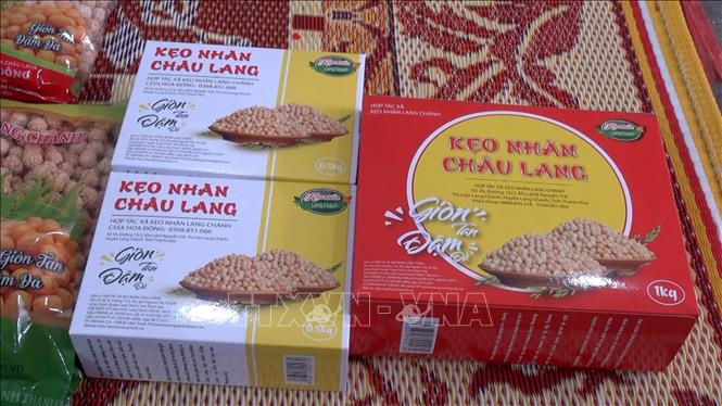 Trong ảnh: Kẹo nhãn Lang Chánh. Ảnh: Nguyễn Nam-TTXVN