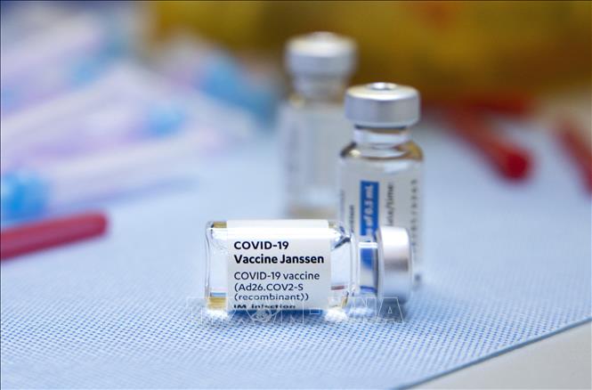 Trong ảnh: Vaccine phòng COVID-19 của Johnson & Johnson. Ảnh: AFP/TTXVN