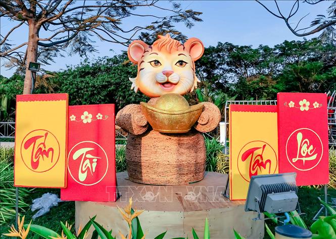 Trong ảnh: Vườn hoa xuân ở khu vực công viên Sông Hậu cơ bản đã hoàn thành. Ảnh: Thanh Liêm - TTXVN