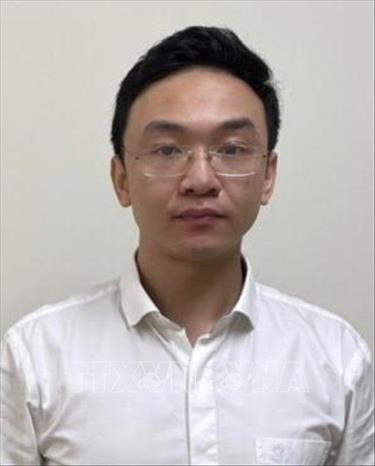 Photo:  Luu Tuan Dung, born in 1987, deputy head of the citizen protection desk at the Consular Department.
