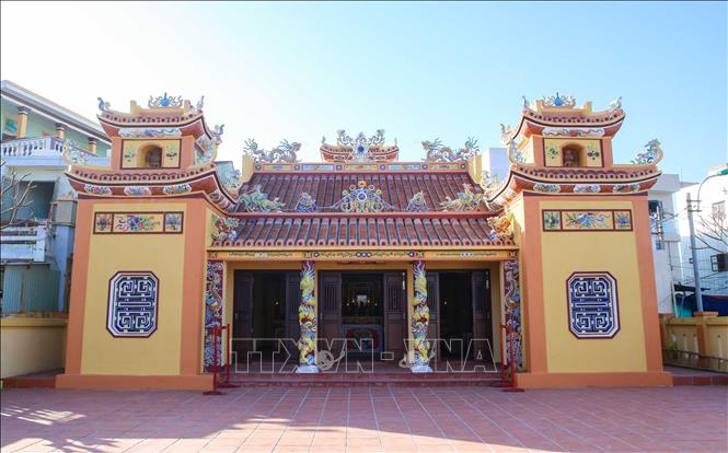 Trong ảnh: Lăng ngư ông Tân Thái vừa được trùng tu hoàn thành đầu năm 2022. Ảnh: Trần Lê Lâm - TTXVN