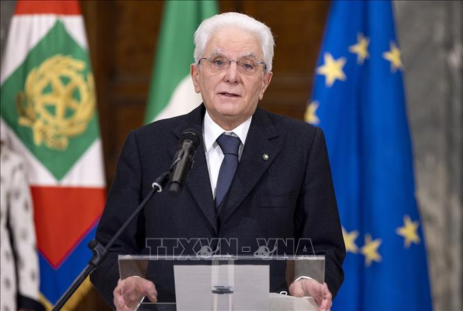 Trong ảnh: Tổng thống Italy Sergio Mattarella phát biểu sau khi chính thức tái đắc cử, tại Dinh Tổng thống ở Rome, ngày 29/1/2022. Ảnh: AFP/TTXVN