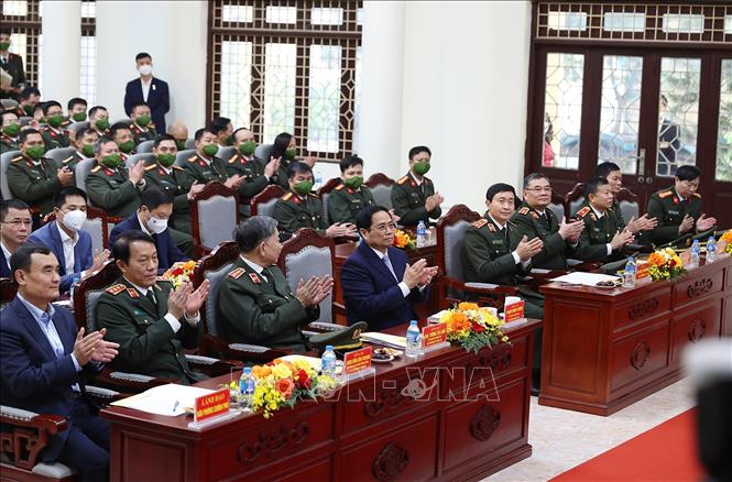 Trong ảnh: Thủ tướng Phạm Minh Chính đến thăm cán bộ, chiến sĩ Cục A05 và C07. Ảnh: Dương Giang-TTXVN