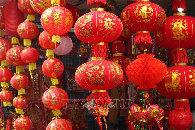 Trong ảnh: Khu bán đèn lồng và đồ trang trí Tết tại khu chợ Glodok ở thủ đô jakarta của Indonesia. Ảnh: Hữu Chiến - P/v TTXVN tại Jakarta