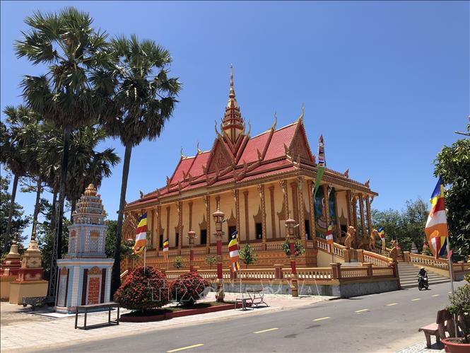 Chánh điện nguy nga, tráng lệ của chùa Xiêm Cán. Ảnh: Minh Hưng - TTXVN