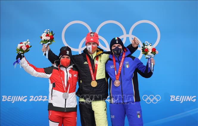 Trong ảnh: VĐV Johannes Ludwig của Đức giành HCV nội dung trượt băng nằm ngửa đơn nam tại Olympic mùa Đông Bắc Kinh 2022, ngày 6/2/2022. Ảnh: THX/TTXVN