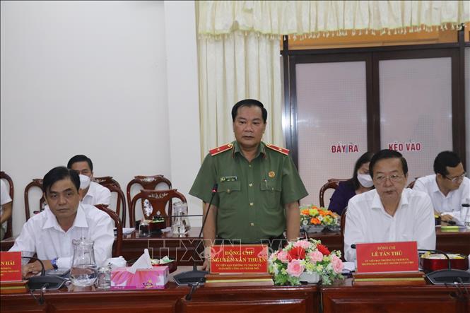 Trong ảnh: Thiếu tướng Nguyễn Văn Thuận, Giám đốc Công an thành phố Cần Thơ phát biểu tại cuộc họp. Ảnh: Ngọc Thiện- TTXVN