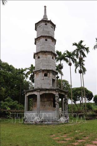 But Thap pagoda was built in the 17th century, during the late Le Dynasty. VNA Photo: Thanh Thương