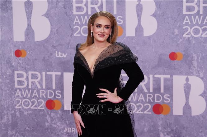 Trong ảnh: Nữ ca sĩ Adele dự lễ trao giải thưởng âm nhạc Brit Awards 2022, ở London, Anh, ngày 8/2/2022. Ảnh: AFP/TTXVN